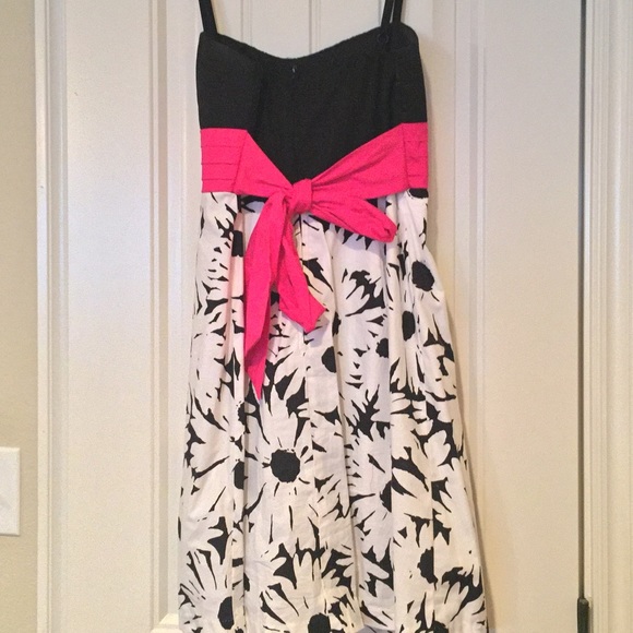 💥DONATE SOON 💥Black, white & pink sundress 💥 - Picture 2 of 4